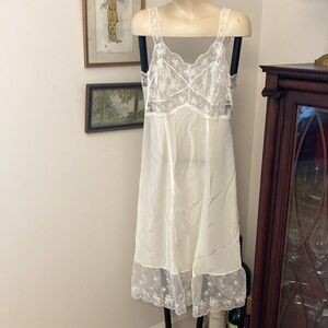 Vintage Slip White W Lace